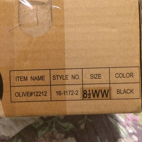 NWT Comfortview Black Pointed Toe Flat Shoes - Picture 7 of 7